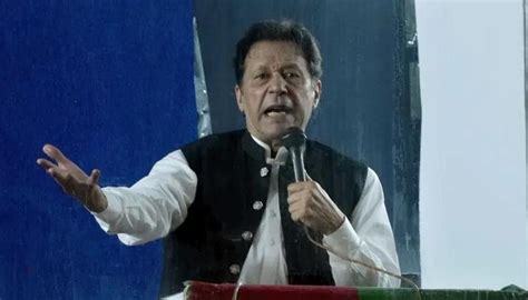 Pakistani ex-PM Khan sets out economic rescue plan at rally